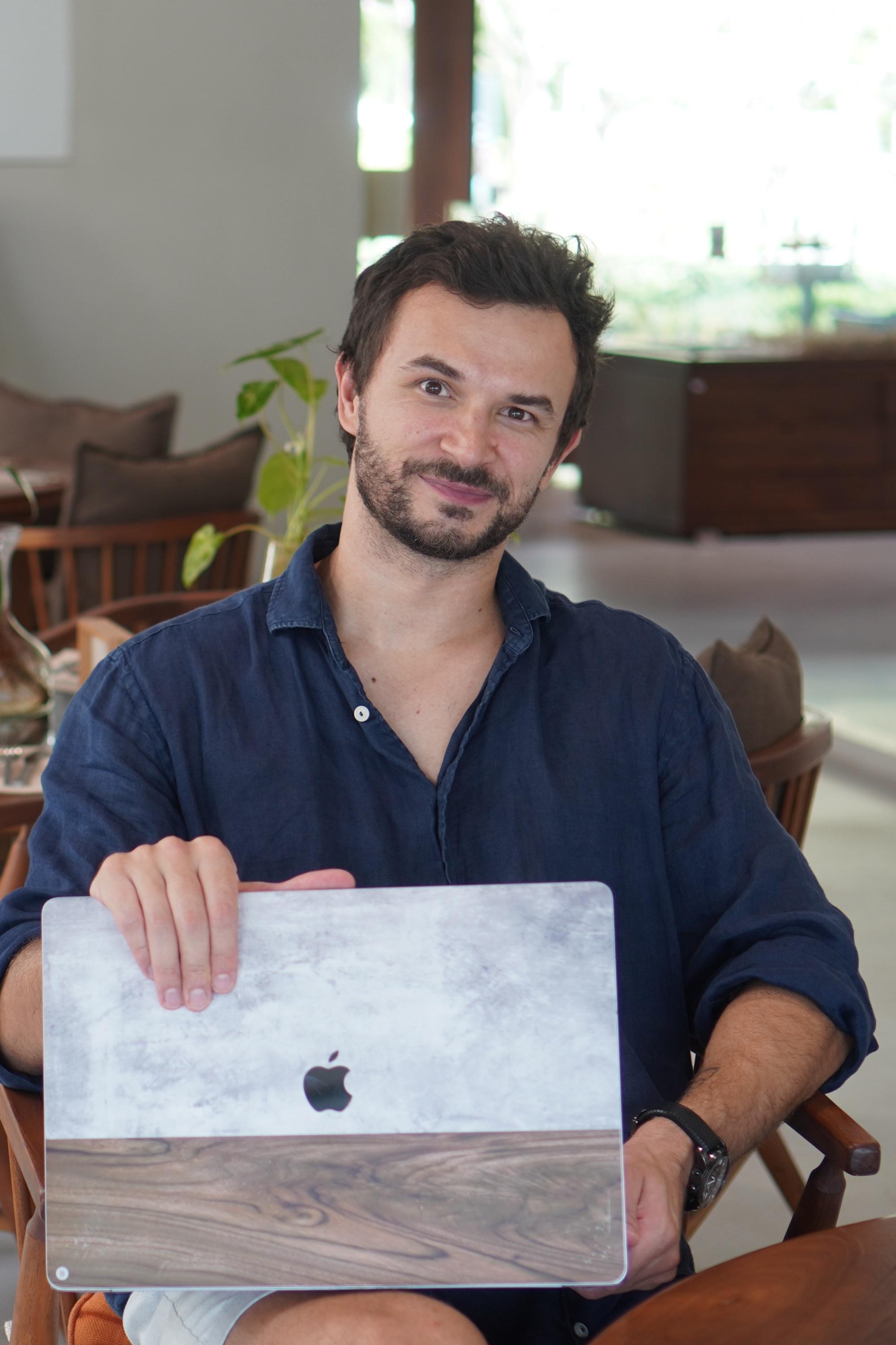 Dmitry working in a cafe